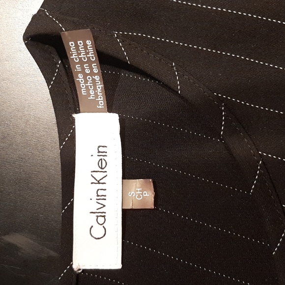 Asymmetrical Pinstripe Top with flare sleeves - Picture 6 of 11